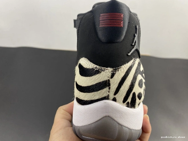 INSTINCT AIR JORDAN ANIMAL AR0715-010 11 0821